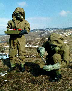 Комисија УН је у бившој Југославији спровела истрагу крајем 2001, када је проверила 11 објеката на Косову и дошла до закључка да су сви објекти загађени радиоактивним елементима и да вода у региону није за пиће. Извор: Reuters.