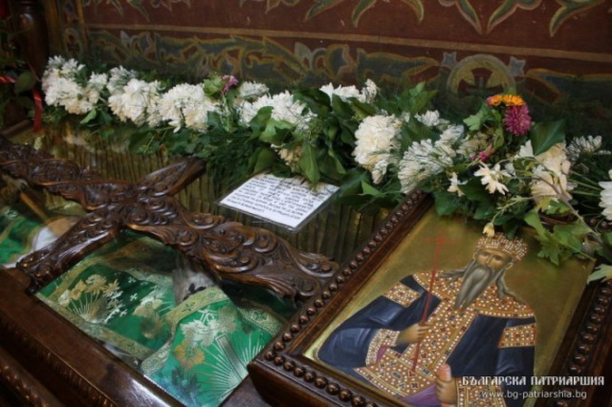 Нетрулежне мошти светог Краља Стефана Милутина у патријаршијској цркви Свете Недеље у Софији