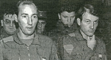 Заробљени француски полоти Jose Souvignet и Frederic Chiffot
