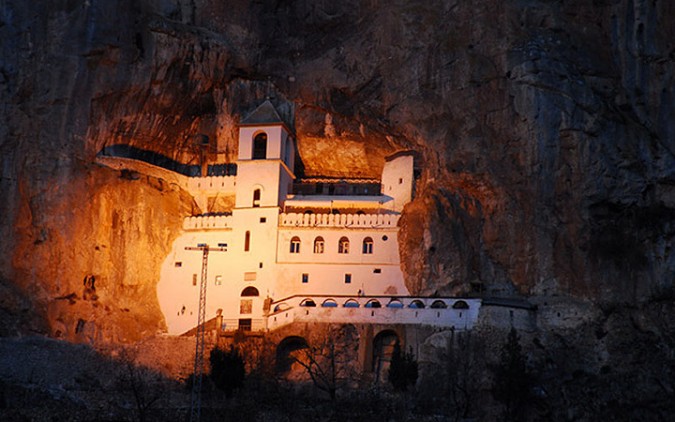 manastir-ostrog