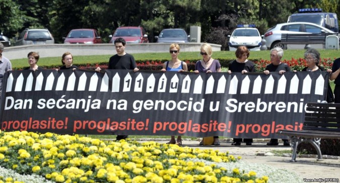 zene-u-crnom-srebrenica