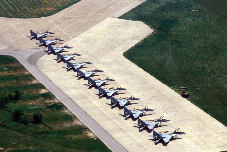 „МиГ-ови 29“ на аеродрому у Батајници крајем осамдесетих
